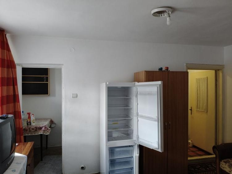 Apartament cu 2 camere semidecomandat în Popoveni