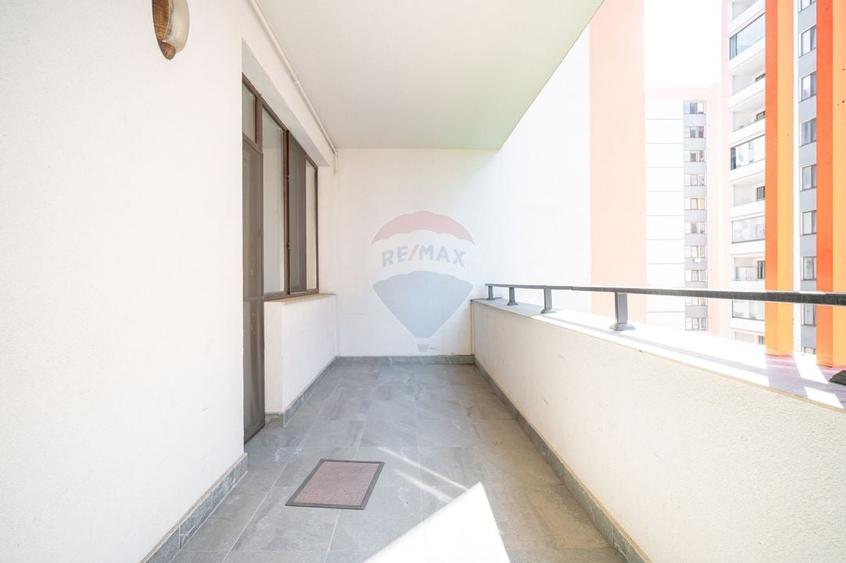 Apartament cu 3 camere decomandat, mobilat în Tractorul