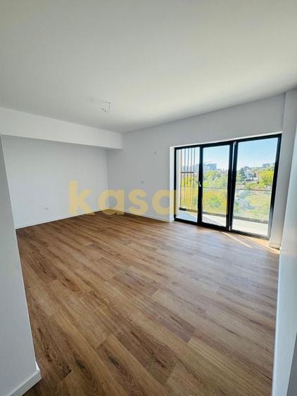 Apartament cu 3 camere decomandat în Aviației — fotografia 2