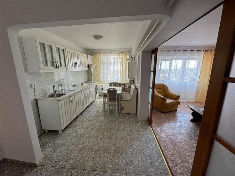 Apartament 2 camere 55mp, etaj 8 cu acoperis, mobilat, liber