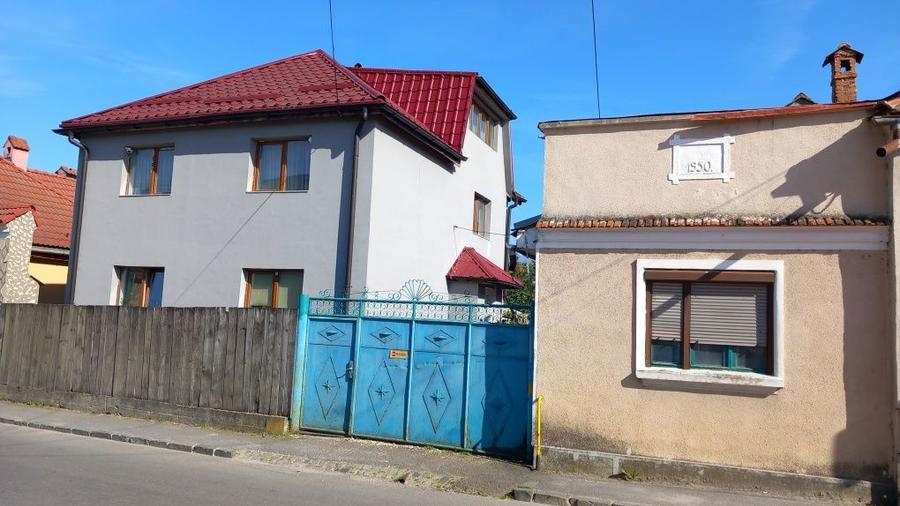 Casa de vanzare doua corpuri de cladire - 2