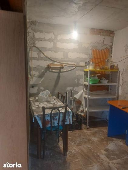 Casa de renovat cu teren 2570 mp in loc. Teiu jud. Arges - 4