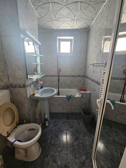 Inchiriez apartament 3 camere - 8