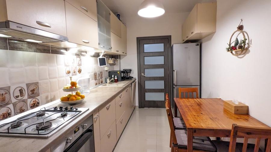 Direct proprietar | 3 camere | Et. 5/6 | 72,6 mp (84,7 mp total) | Parcare - 10