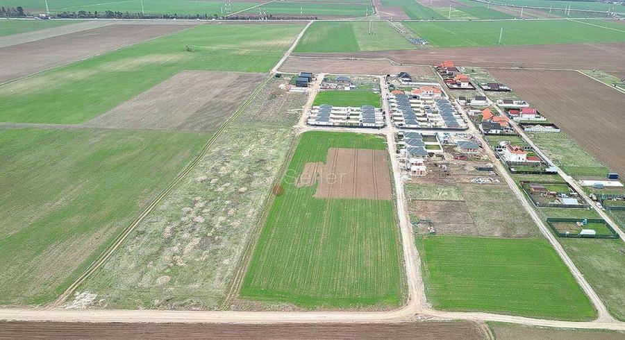 Teren intravilan - 11