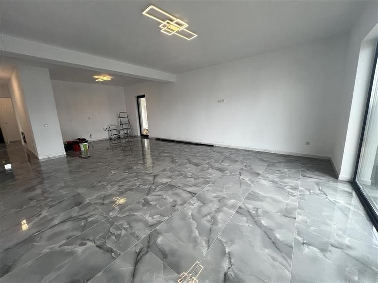 Casa individuala Cristian incalzire in pardoseala si garaj - 9