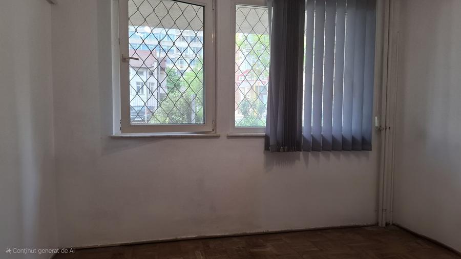 Strada Traian - ap 2 cam , parter /10 , gaze la usa (cf 1) SU 48 mp - 4