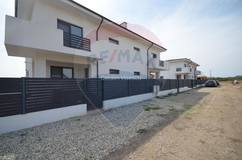 Duplex 85 mp utili, curte 200 mp - vedere la lac si padure