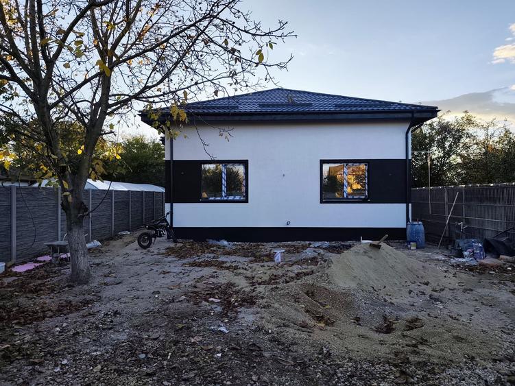 FARA COMISIOANE in Gulia vatra Satului la drum asfaltat casa 4 camere 2 bai P+M - 4