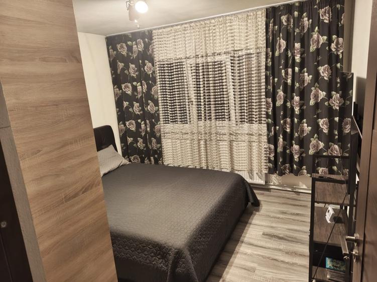 Vând apartament etaj 1 - 7