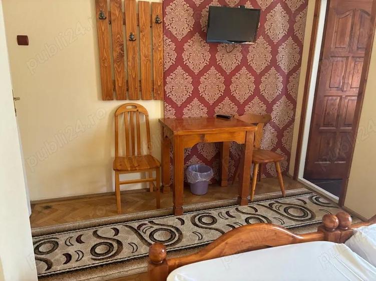 Inchiriez loc in camera pentru o fata - 1