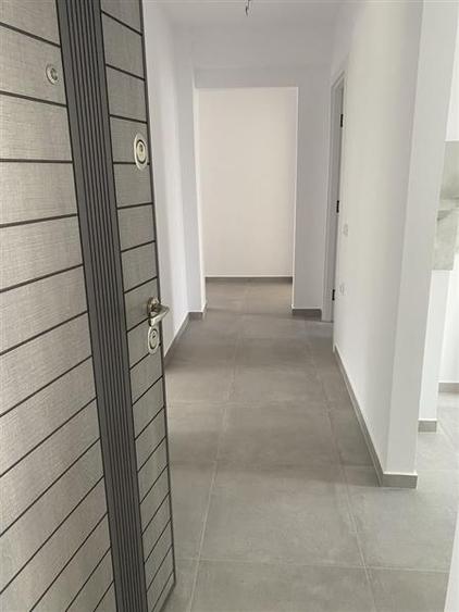 Apartament 4 camere, etaj 1, renovat, vedere in verde, Tractorul, Brasov - 2