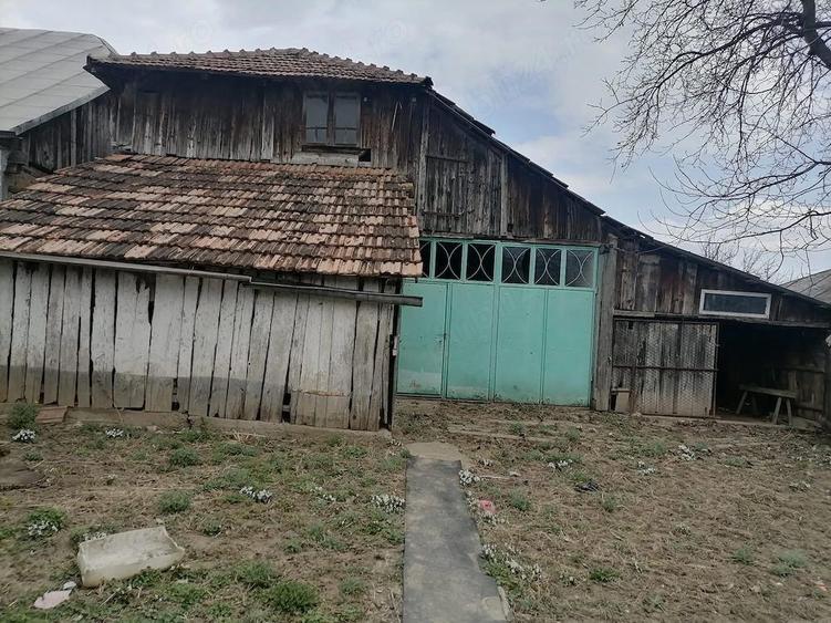 Casa batraneasca cu teren generos, Straoane, jude?ul Vrancea - 3