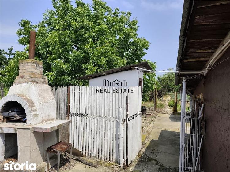 Proprietate spatioasa de vanzare in Gaesti, Dambovita - ideala pentru - 17