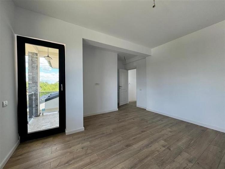 VILA IN CORBEANCA - OSTRATU // CURTE 364 MP // 5 CAMERE - 11