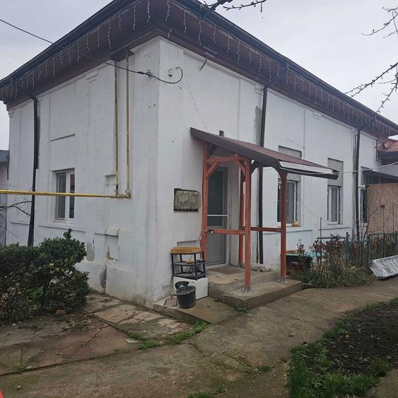 Se ofera spre inchiriere casa in :Ploiesti ,zona : Mihai Viteazul - 7