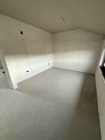 EXCLUSIVITATE !! COM 0% !! De vanzare duplex 4cam 160mpu D+P+E teren str Oasului - 15