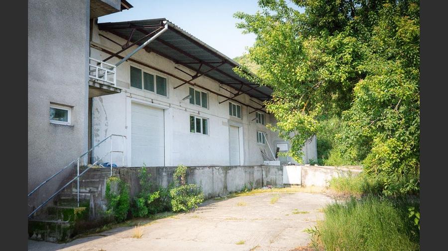 Spațiu industrial /hala /Spatiu administrativ in Resita,cartier Moniom - 2