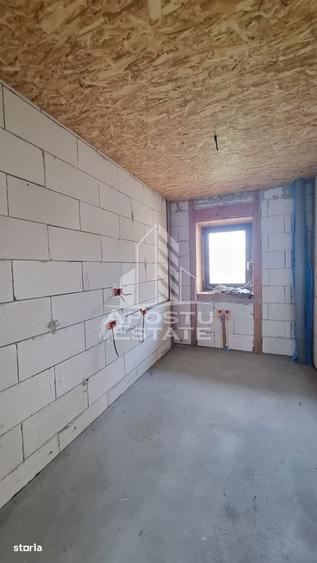 Casa individuala la rosu cu teren generos, Seceani - 2