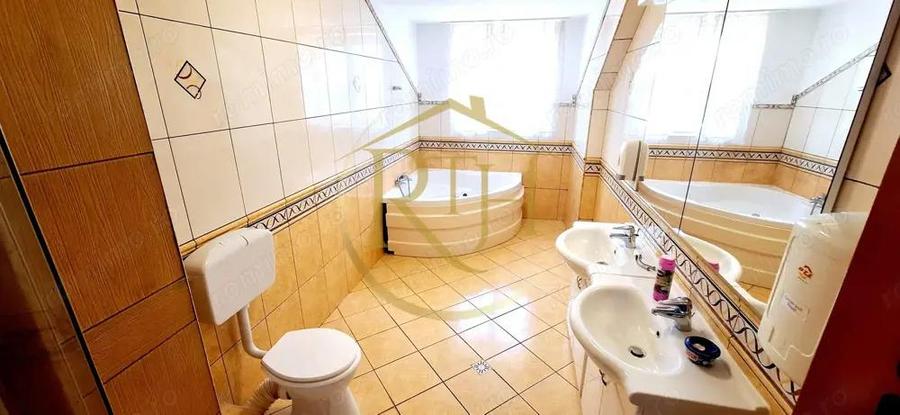 Oferim spre inchiriere, Apartament spatios, 4 camere, pentru locuit sau Firme - 4