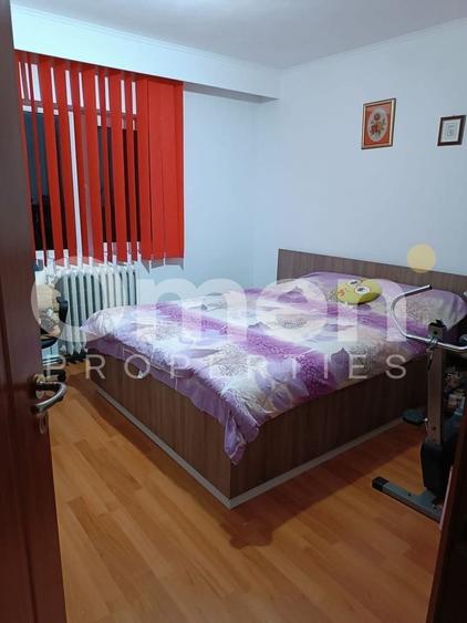 Apartament cu 3 camere decomandate, si garaj, zona Macului - 1