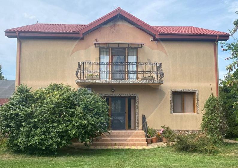 DE VANZARE Vila de vacanta in Pucioasa /Dambovita - 4