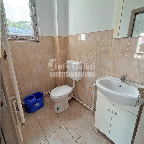Spațiu comercial, de 120 mp, în Micro 17
