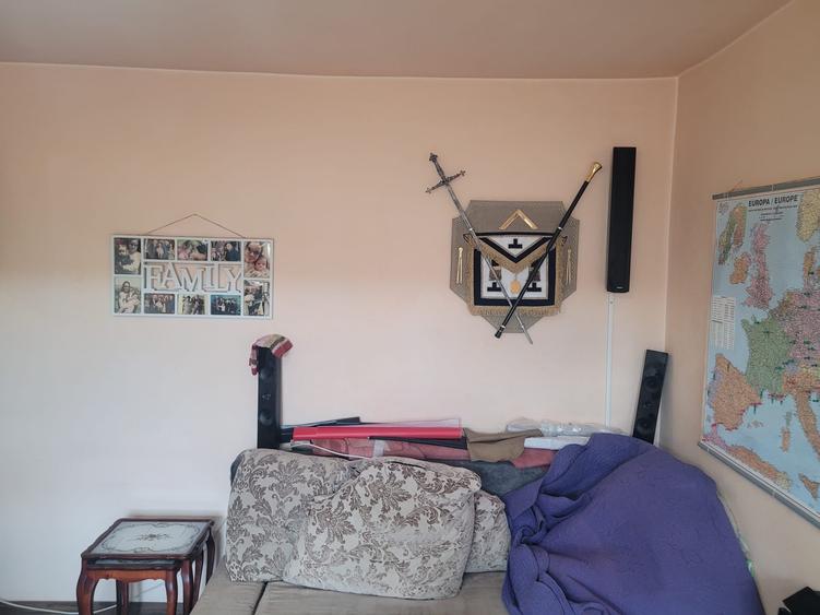 Apartament cu 3 camere semidecomandat în Dacia