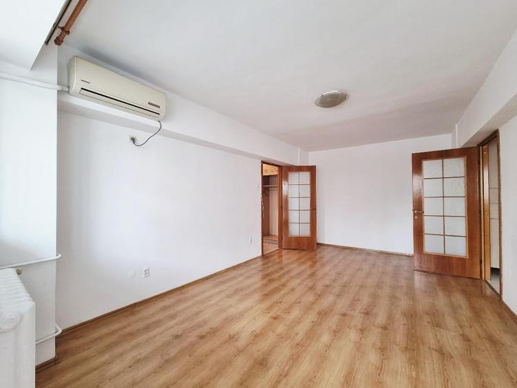 INCHIRIERE apartament 3 camere nemobilat Bd. Ion MIhalache 93 exclusiv pt LOCUIT - 3