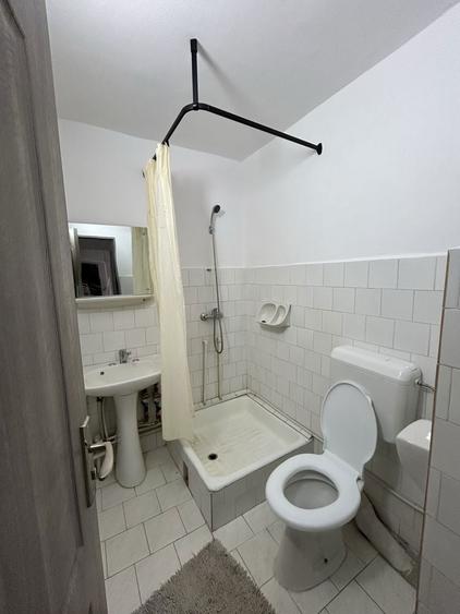 Apartament cu 4 camere de inchiriat - 1