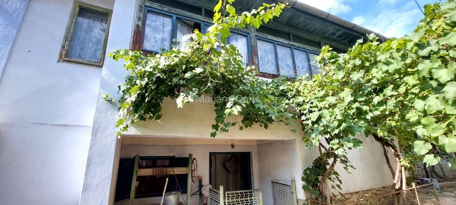 Casa renovabila 4cam, 800mp teren,spre vanzare in Fantanele Casa renovabila 4cam, 800mp teren,spre vanzare in Fantanele