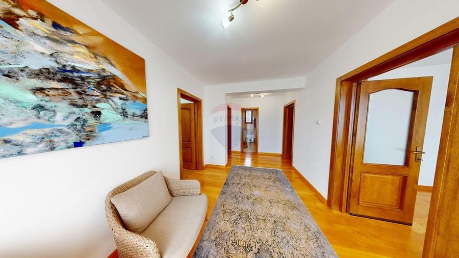 Casă / Vilă de Lux cu 5 camere de vânzare - 24