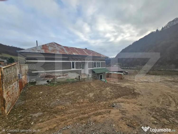Casa cu 4 camere, demisol si teren 300 mp, Mihoesti, Cam - 1