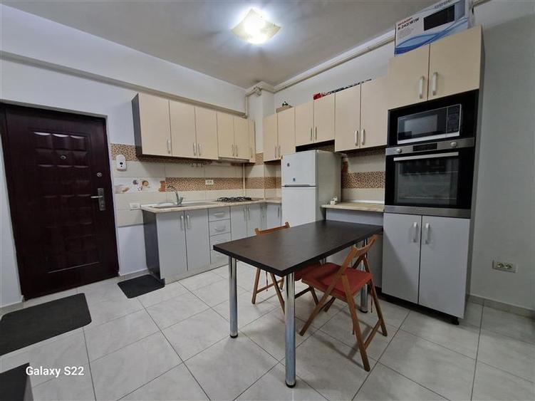 2 cam Militari Residence, str. Rezervelor- Roz Cafe - 8