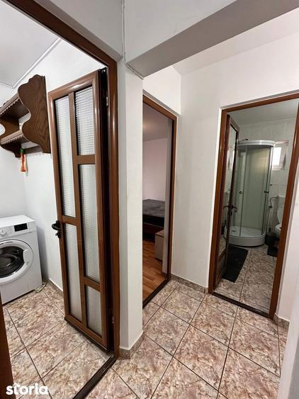 De vanzare apartament cu 2 camere ?i 2 balcoane, in zona Scolii nr 5 - 10
