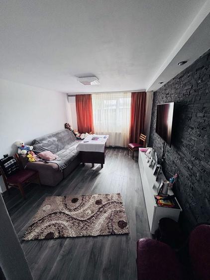 Se vinde casa in budeasa mare complet mobilata si utilata !accept schimb apartament 2 camere plus diferenta - 2