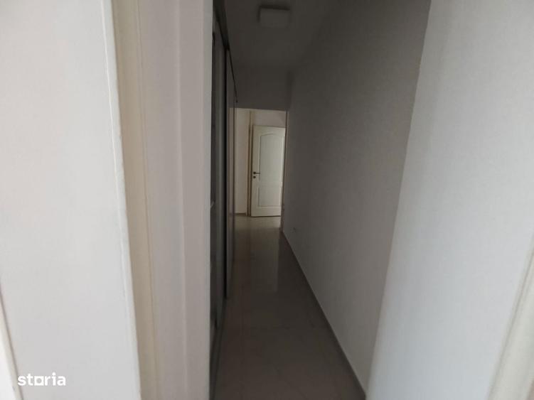 Apartament cu 5 camere, balcon si aer conditionat - 4