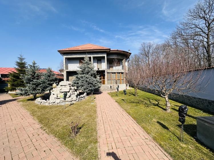 Vila superba, padure Rosu, 1000 mp teren, 310 mp construiti, Chiajna - 1