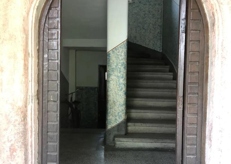 Apartament 3 camere de vanzare la casa str.Vasile Goldis - 18