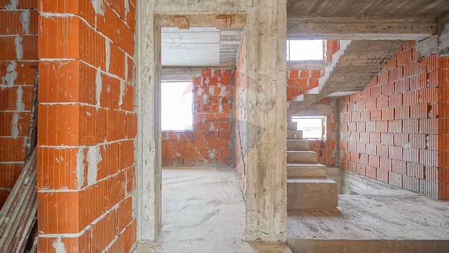 COMISION 0%| Casă individuală | 2 garaje | 192 mp utili | 847 mp teren - 35