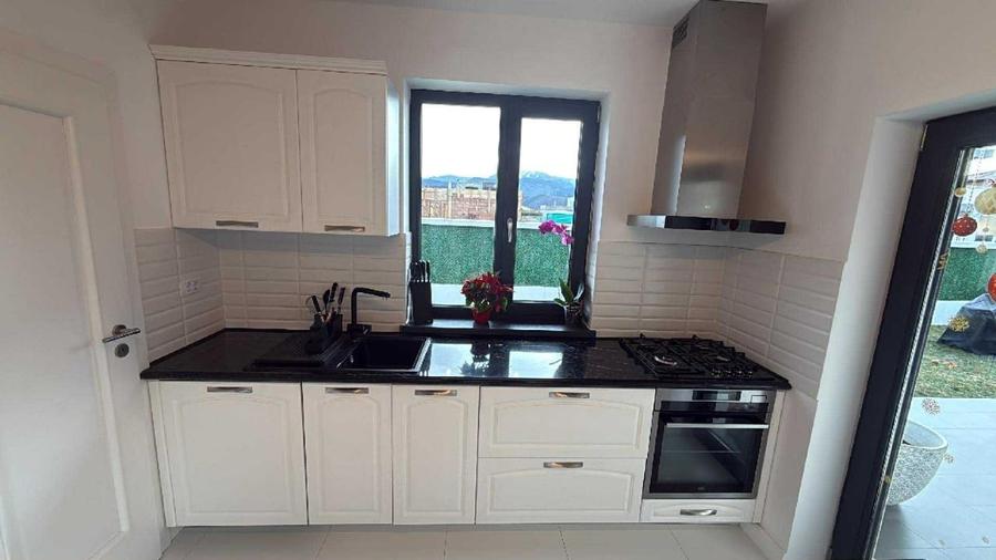 Casă Modernă cu Vedere Spre Postăvarul și Piatra Craiului – Cristian, Brașov - 5