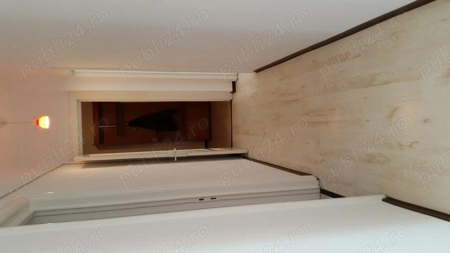 Inchiriez apartament ultracentral,2 camere 75m decomandat. Bd.Ferdinand Teatrul Fantasio.Negociabil - 1