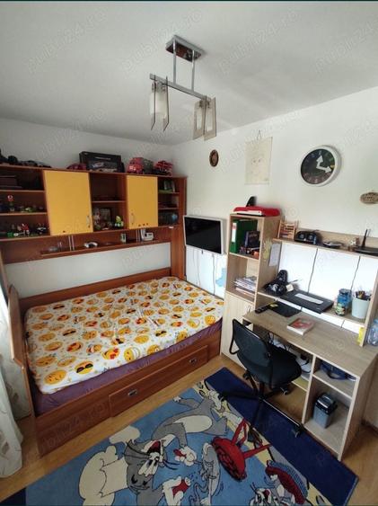 Apartament semidecomandat 3 camere - 6