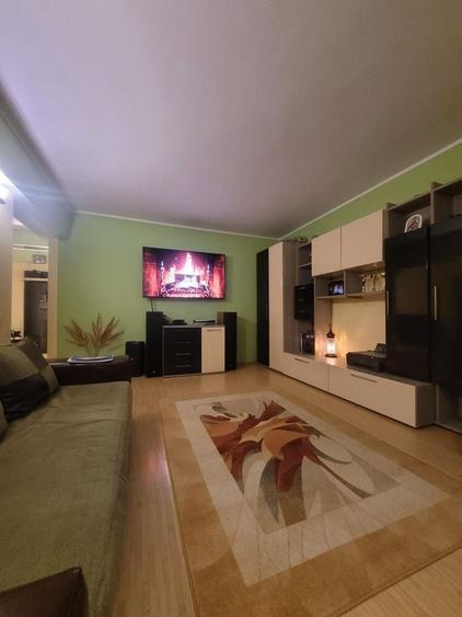 Primo, doua camere decomandat etaj 1 - 2