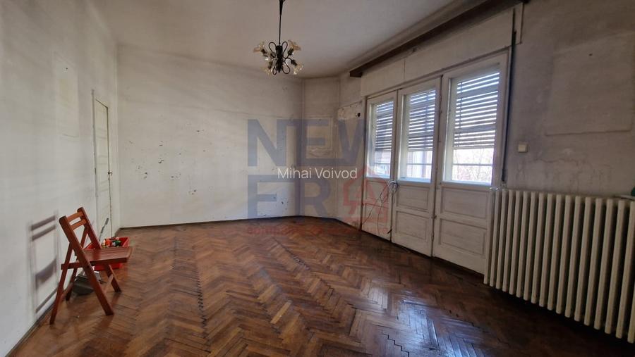 Proprietate deosebita ap 3 camere in casa interbelica, de vanzare in zona Unirii Proprietate deosebita ap 3 camere in casa interbelica, de vanzare in zona Unirii