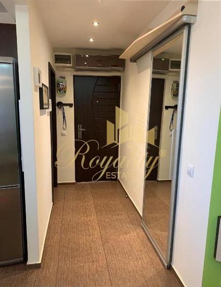 Apartament cu 2 camere semidecomandat, mobilat în Central