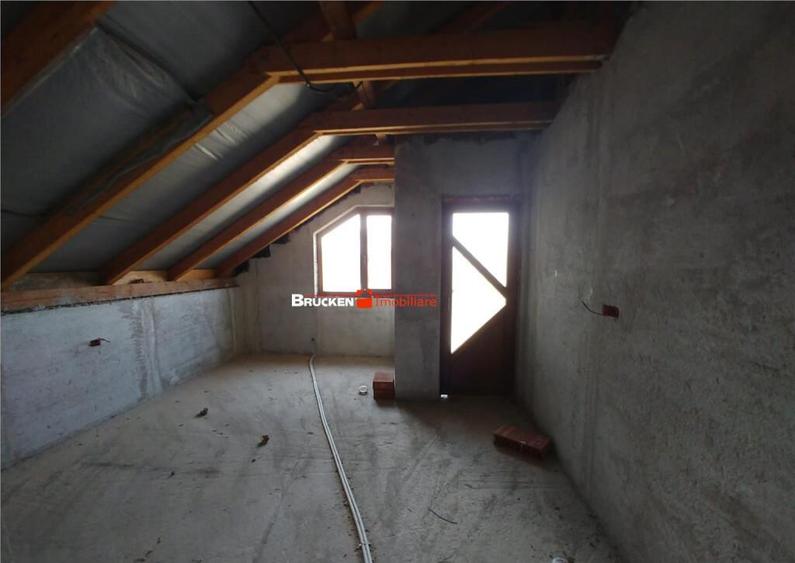 Casa de in zona centrala din Petreu - 12