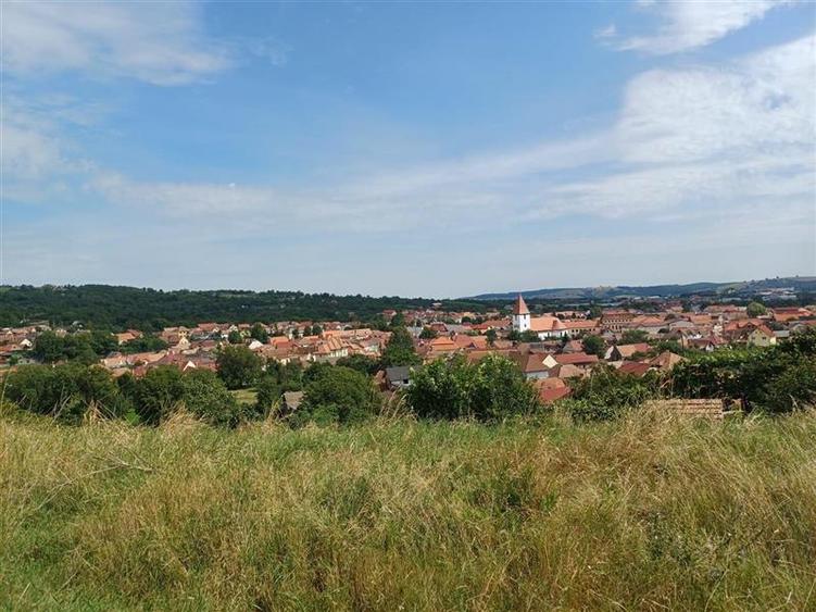 Teren cu vedere panoramica catre oras in Saliste - 4