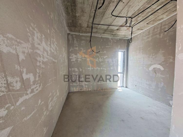 Cladire comerciala situata la drum intens circulat, 1365 mp utili + 20 parcari - 13