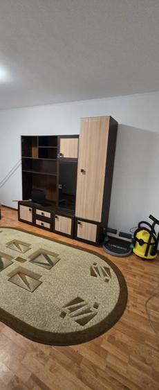 Apartament cu 3 camere de inchiriat - 1